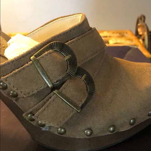 Brand New Dana Buchman Heels - Picture 2 of 4